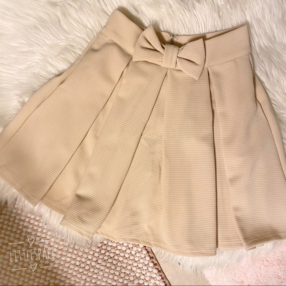 Pleated Skirt 🎀 - Picture 5 of 8